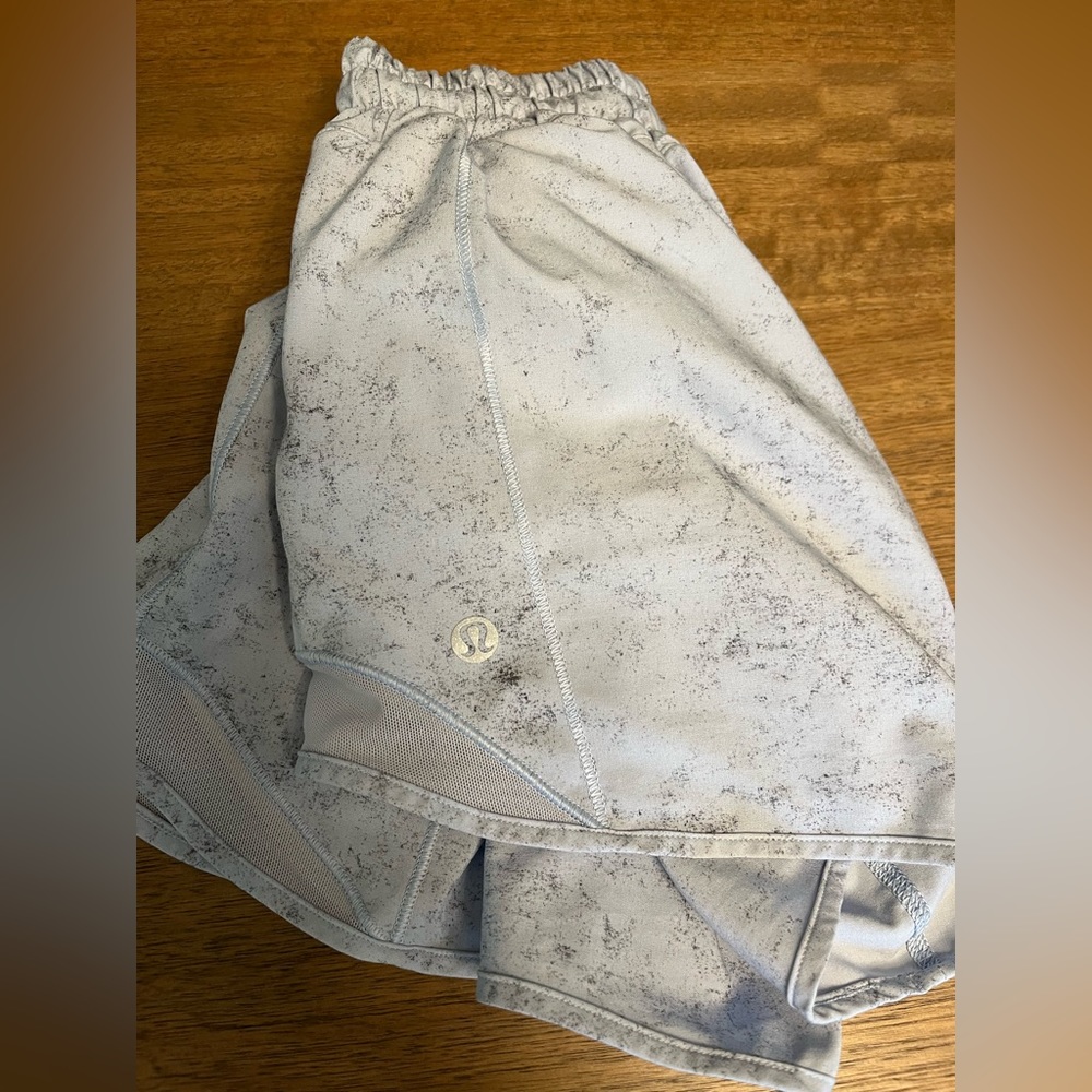 Lululemon Hotty Hot Low-Rise Lined Short 4"